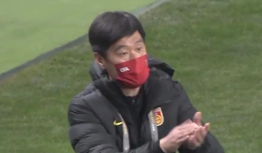 3个女人互添高潮